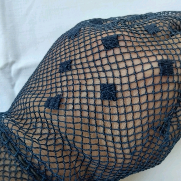 VTG Elegant Navy Blue Fishnet Lace Mesh Crochet Gloves w/ Embroidered Squares - Picture 5 of 11